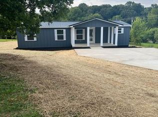 909 Isabell Dr, Dandridge, TN 37725