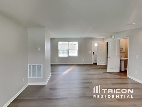 2nd image of 1949 Belle Arbor Dr