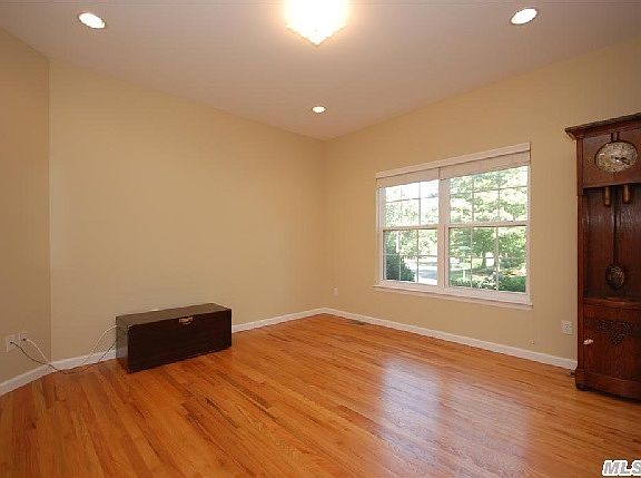 5th image of 5 Davis Ct