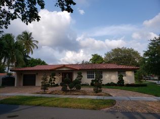 6909 Willow Ln, Miami Lakes, FL 33014