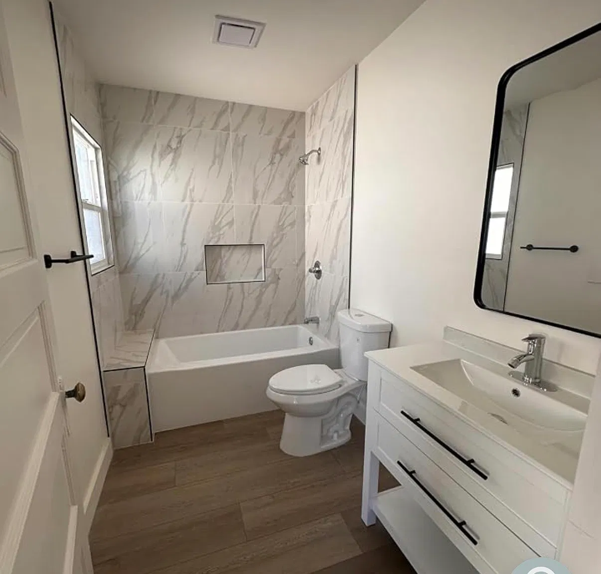 4 bed, 1350 sqft, $2,900 — Photo 2