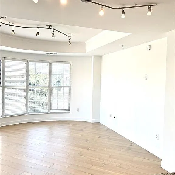 325 E East Paces Ferry Rd NE #502 — Photo 15