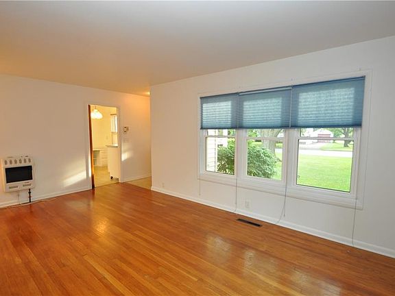 5th image of 291 N Pearl St