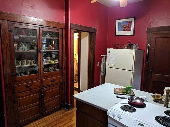5th image of 341 Park Dr