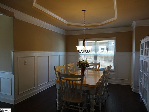 5th image of 16 Ashby Grove Dr