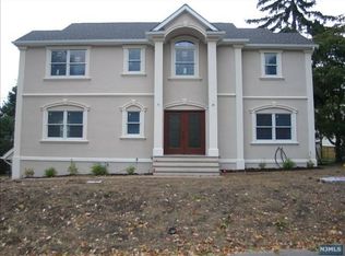 490 Rivervale Ave, Norwood, NJ 07648