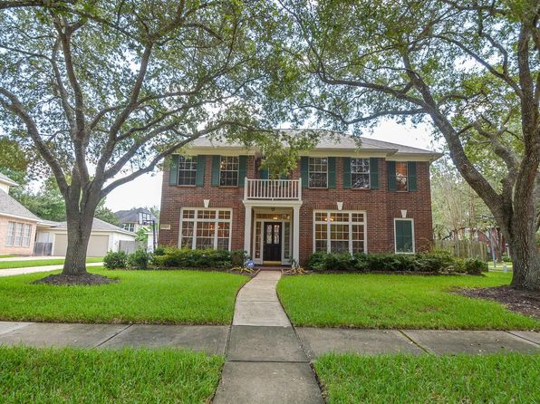 17415 Fountainview Cir