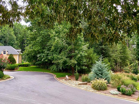 3rd image of 168 Lake Park Dr