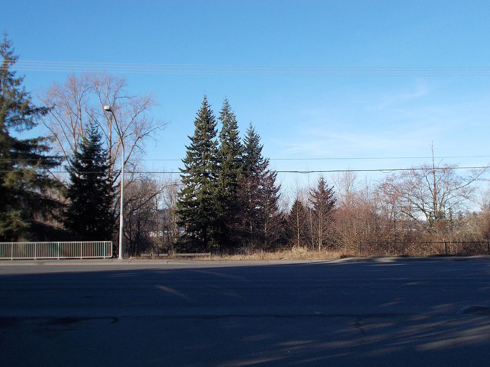 2nd image of 1811 E Sunset Dr