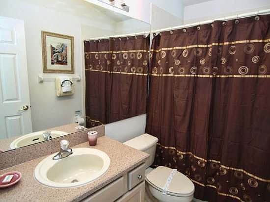 OT5P16151-Bathroom-Ensuite-2