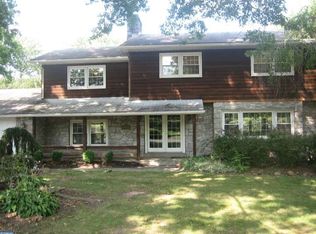 1009 Timber Ln, Sanatoga, PA 19464
