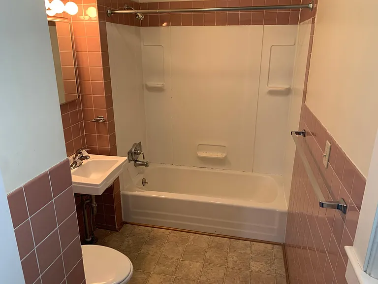 305 Maple St #6 — Photo 5