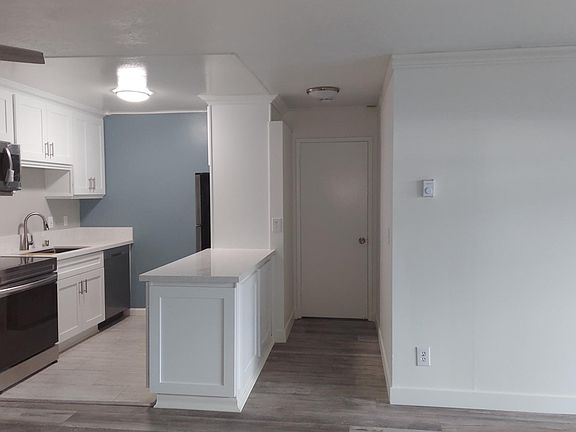 4th image of 607 S Prospect Ave Unit 106