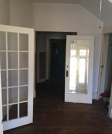 4th image of 130 E Highland Blvd