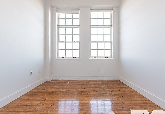 3rd image of 180 Bainbridge St #202