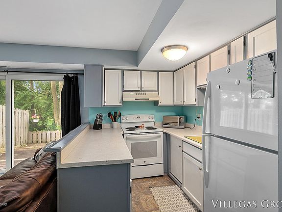 2nd image of 3541 Kenbrooke Ct