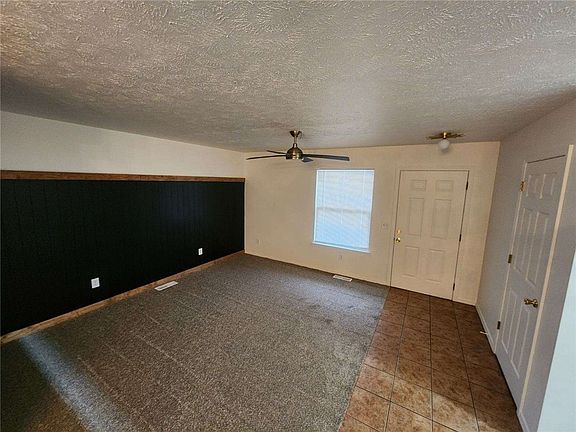 2nd image of 102 Clive St