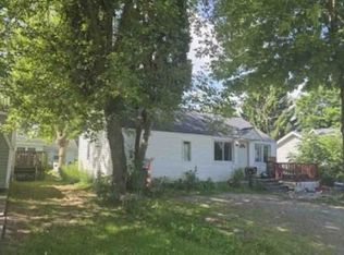 1131 1st St, Lapeer, MI 48446