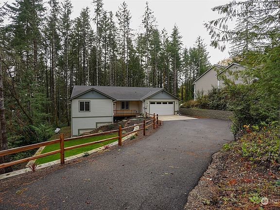 2nd image of 311 E Lakeland Drive
