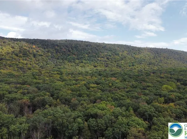 Benders Dr, Bath, PA 18014