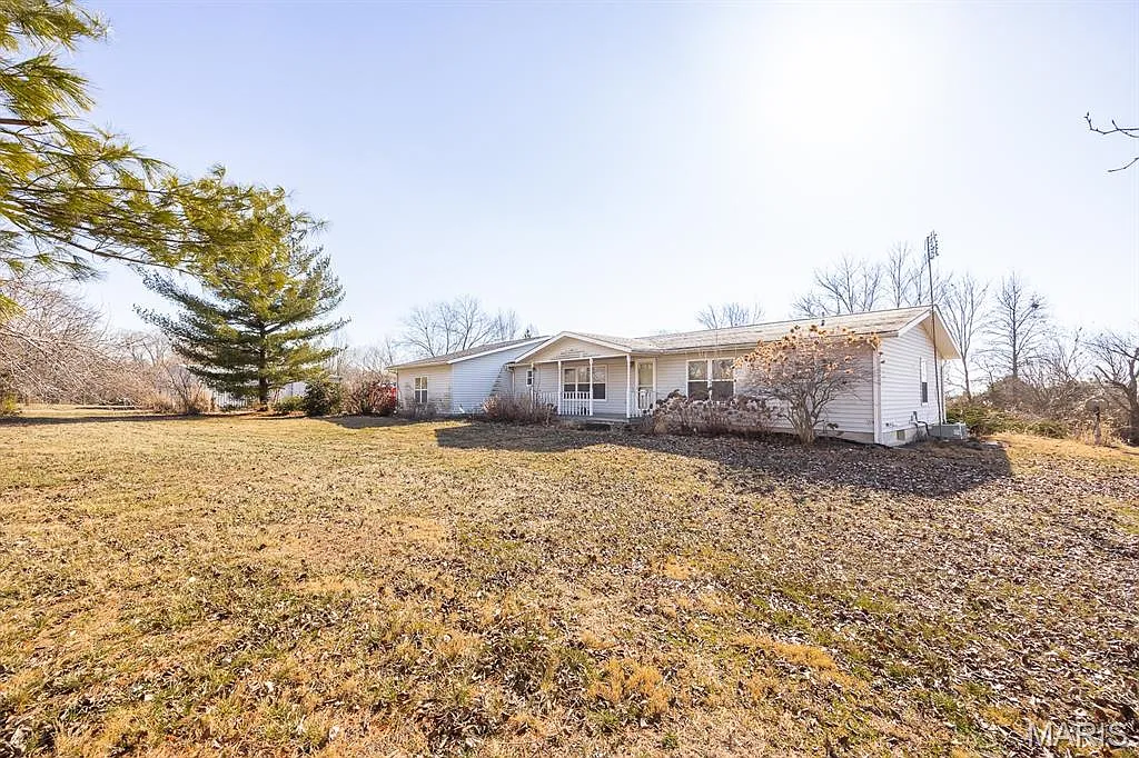 3040 Court Rd photo 1
