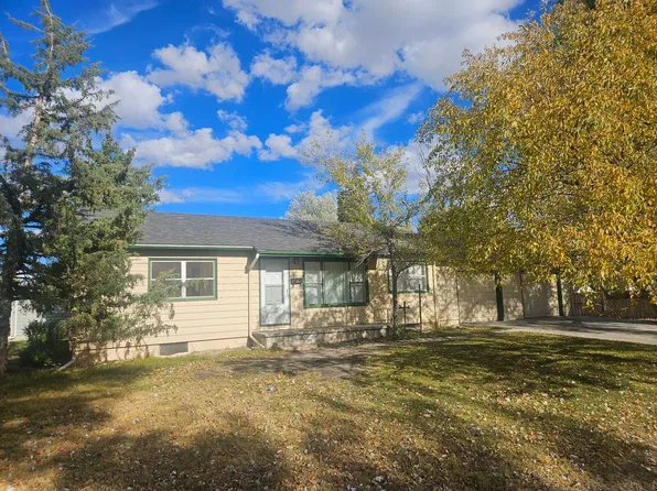 425 Swanton Ave, Casper, WY 82609