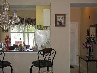 The lDinning area/kitchen!