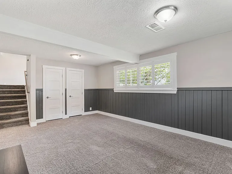 3395 E Larchmont Dr — Photo 30