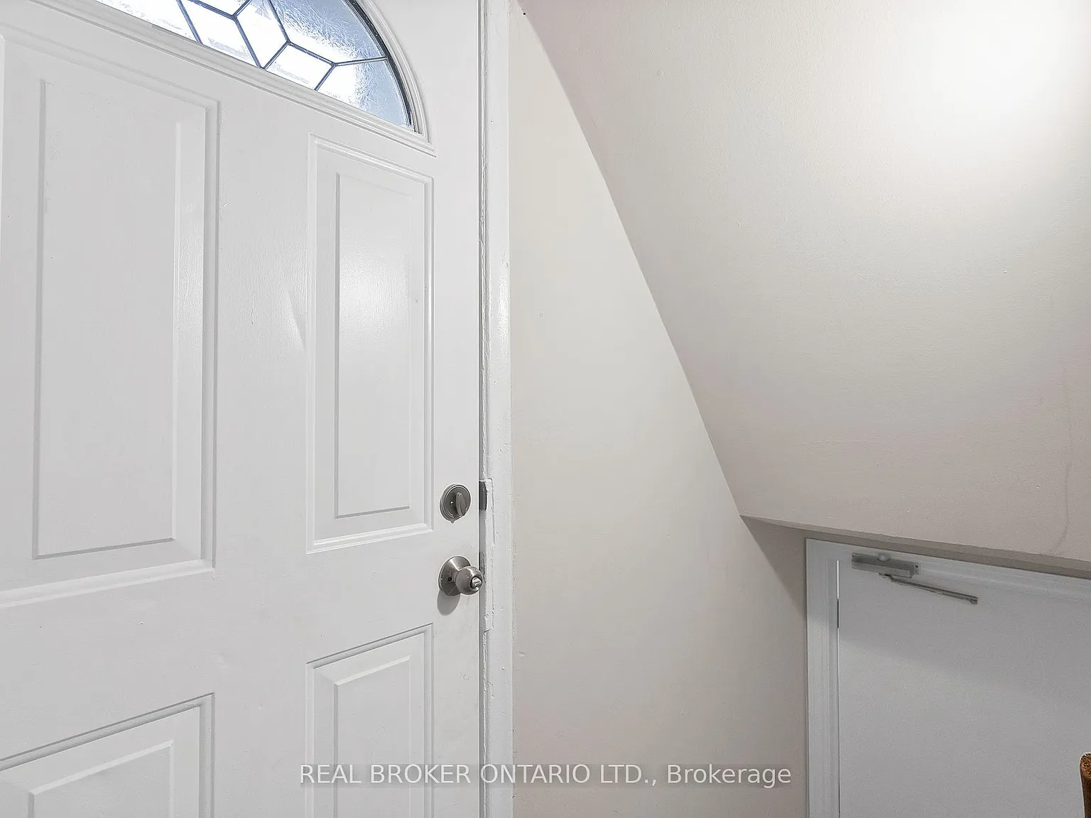 2 bed, $1,400 — Photo 3