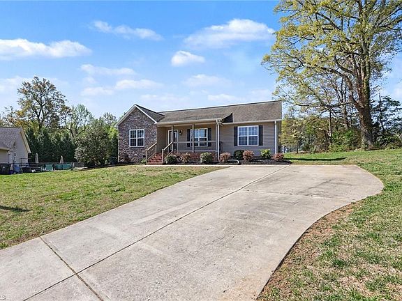4th image of 126 Camino Dr