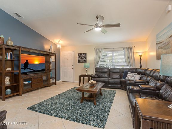 2nd image of 938 Cypress Oaks St