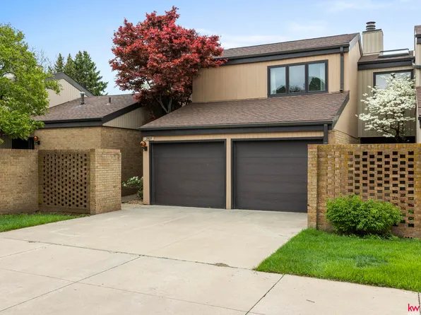 2923 Park Place Dr, Lincoln, NE 68506