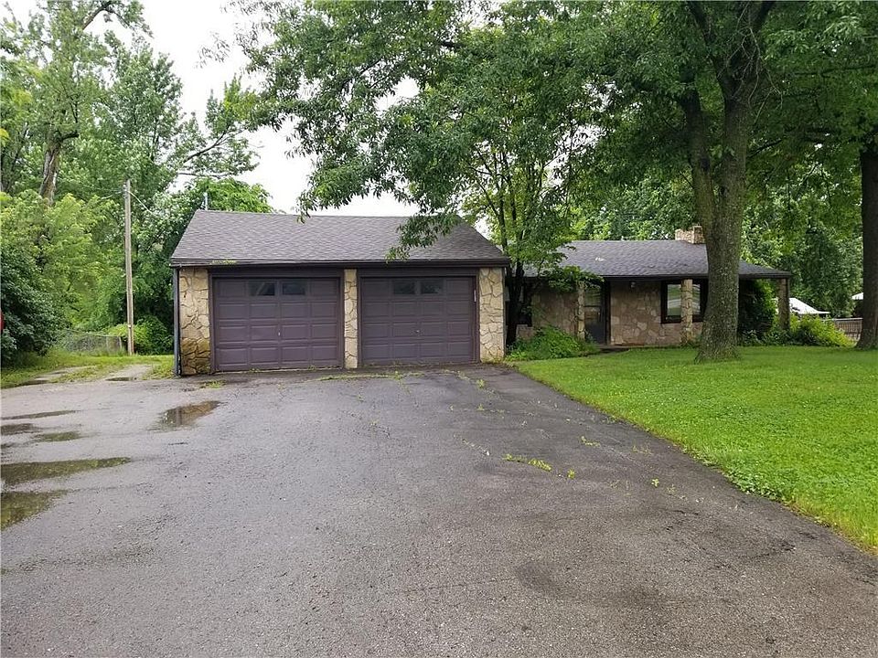 1st image of 15811 Midland Dr