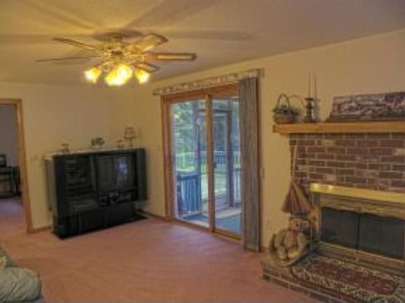 3rd image of 18 Skylark Dr