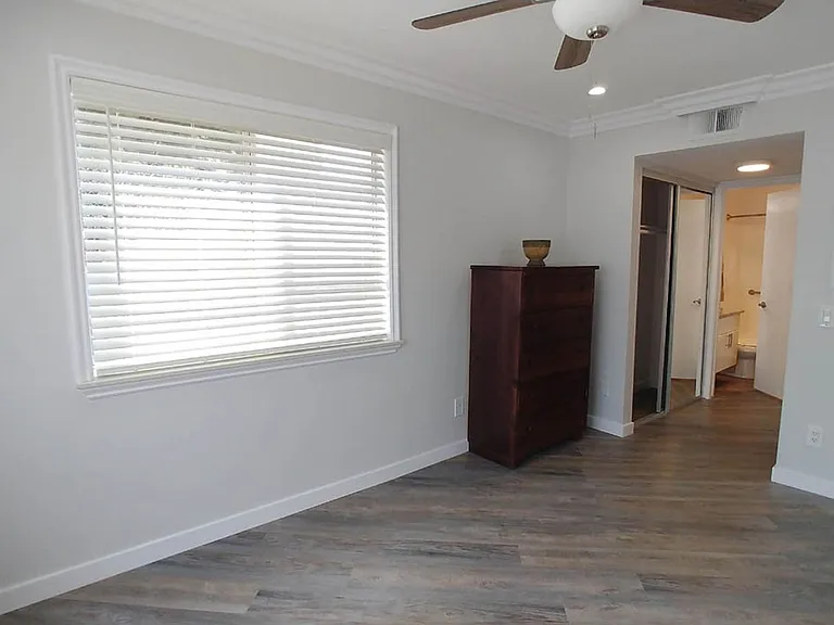 Villa De Adel Apts — Photo 182