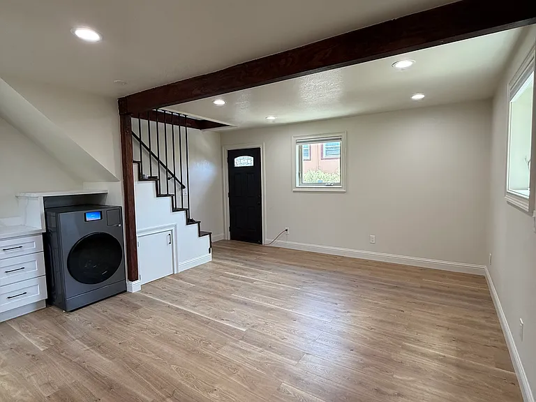 1517 Liberty St — Photo 4