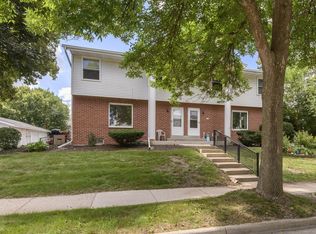 1320 Camden Way UNIT 2, Waukesha, WI 53186