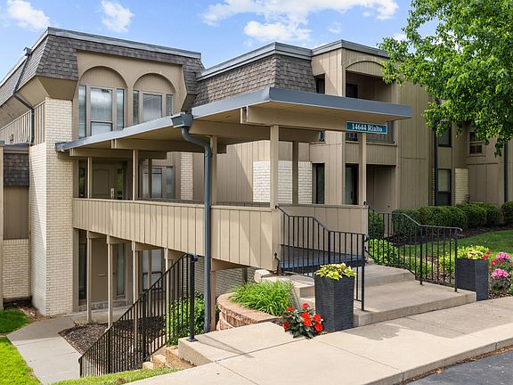 Welcome Home | Chesterfield Place Apartments Leasing Office Entrance
