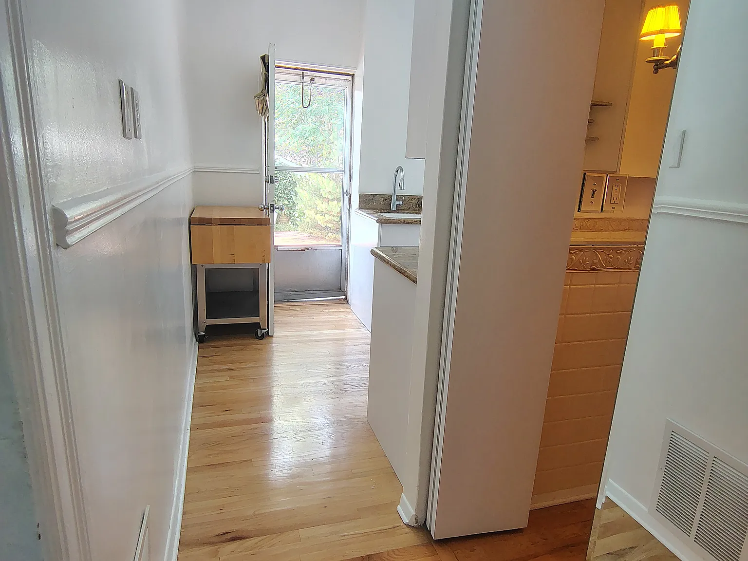1 bed, 650 sqft, $1,400 — Photo 3