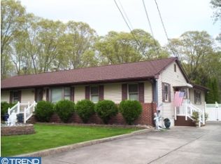1042 Spruce Ave, Williamstown, NJ 08094