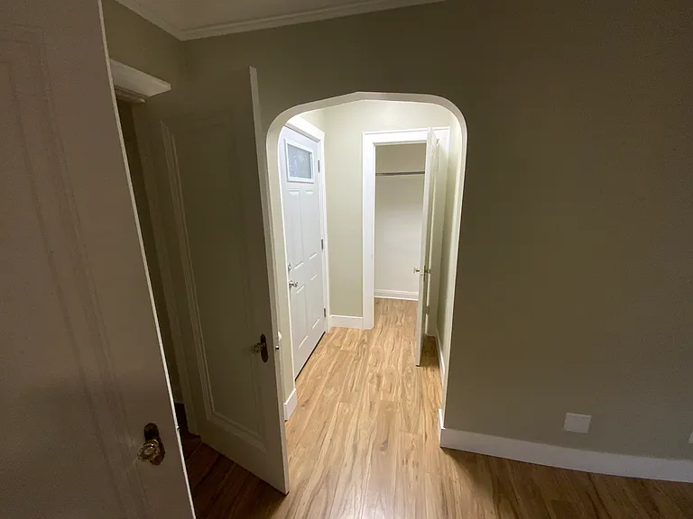 117 E 9th St #2 — Photo 10