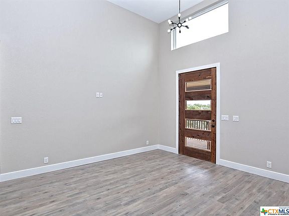 4th image of 208 Buckhorn Dr
