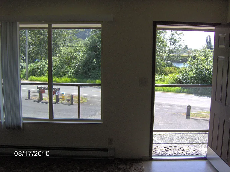 824 Broadway Ave #4 — Photo 3