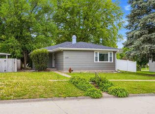 1009 E 2nd St, Washington, IA 52353