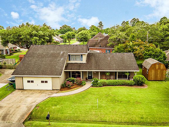 2nd image of 106 E Windsor Dr