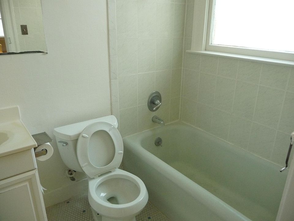 1st image of 1302 Willard St