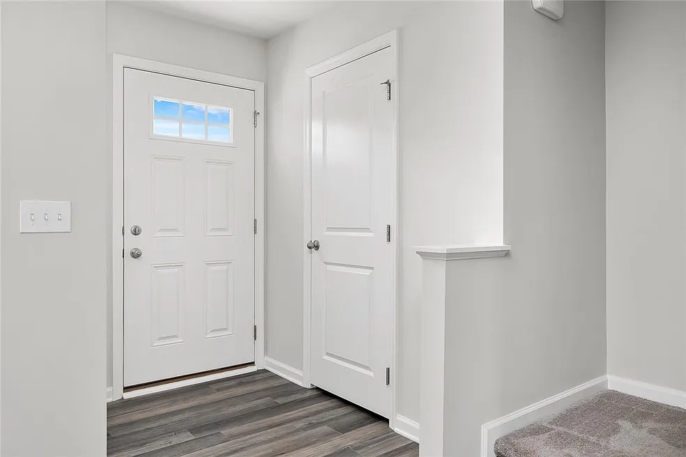 3 bed, 2.5 bath, 1205 sqft, $2,000 — Photo 4
