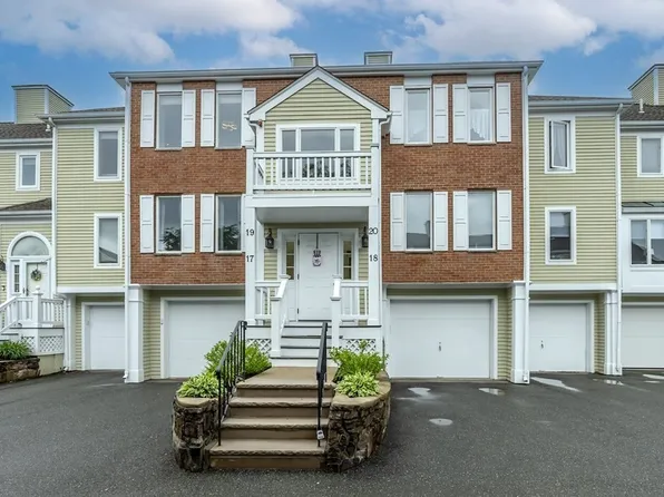 19 Abington Rd #19, Danvers, MA 01923