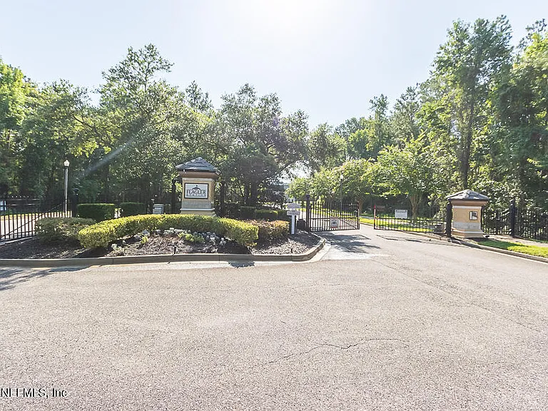 14024 Corrine Cir — Photo 4