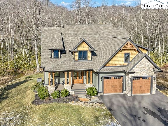 3rd image of 118 Linville River Drive